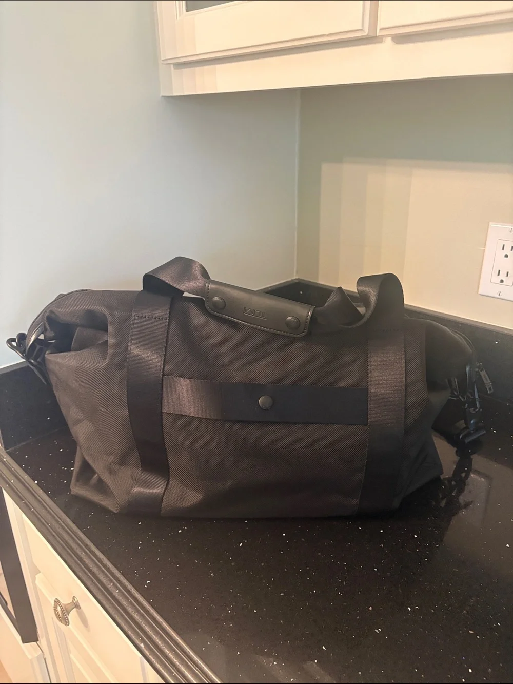 *TUMI Black Travel Overnight Carry On Duffel Bag Unisex Travel Vacation Gym